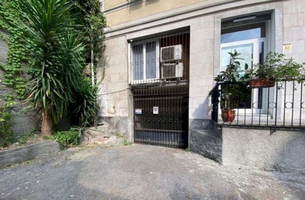 box auto in vendita a Genova in zona Sestri Ponente