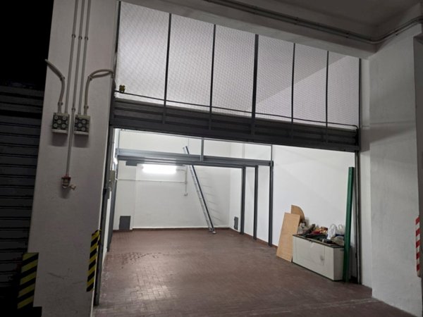 box auto in vendita a Genova in zona San Fruttuoso