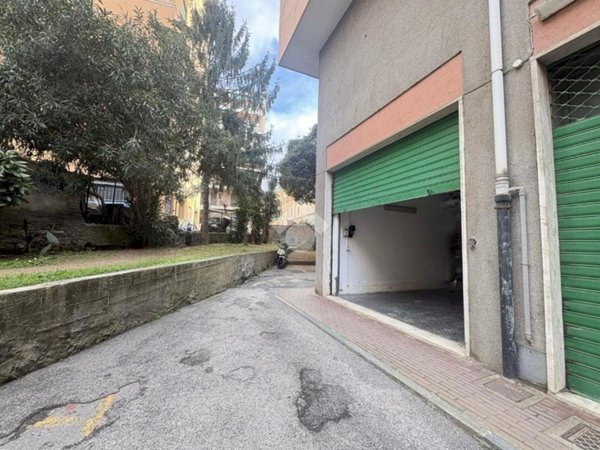 box auto in vendita a Genova in zona San Fruttuoso