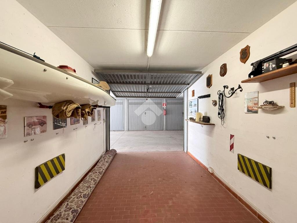 box auto in vendita a Genova in zona Sestri Ponente