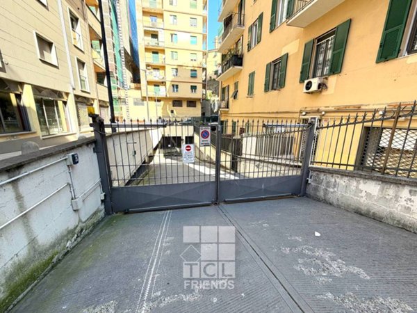 box auto in vendita a Genova in zona San Fruttuoso