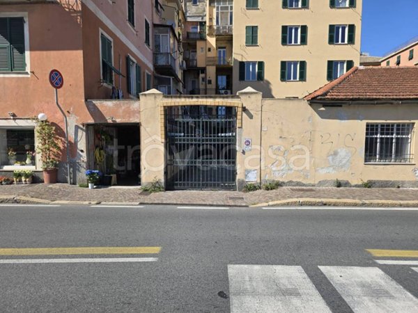 box auto in vendita a Genova in zona Palmaro / Pra'