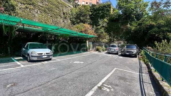 box auto in vendita a Genova in zona DiNegro