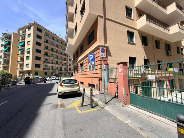 box auto in vendita a Genova in zona Sampierdarena