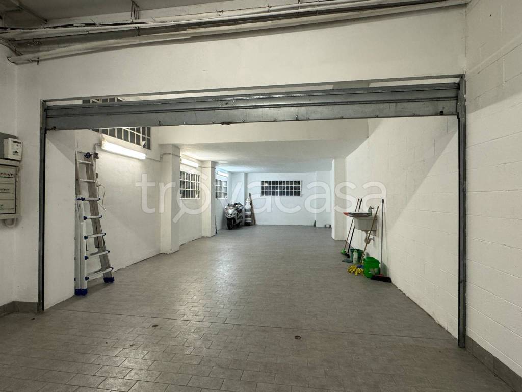 box auto in vendita a Genova in zona Marassi