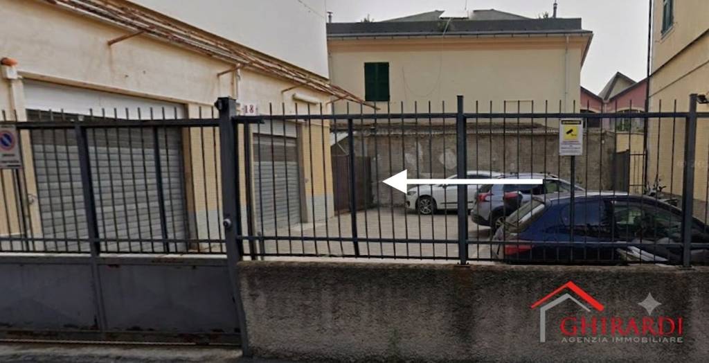 box auto in vendita a Genova in zona Sestri Ponente