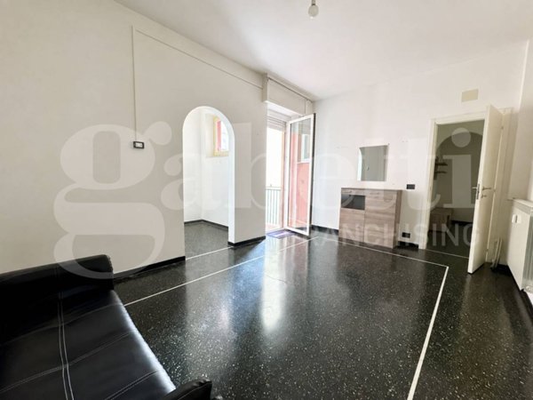 appartamento in vendita a Genova in zona Rivarolo