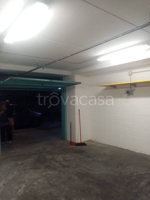 box auto in vendita a Genova in zona Sampierdarena