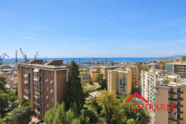 appartamento in vendita a Genova in zona Sestri Ponente