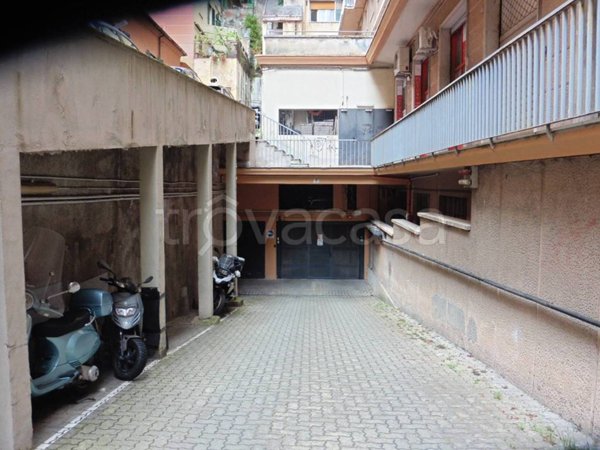 box auto in vendita a Genova in zona Castelletto