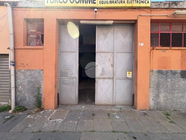box auto in vendita a Genova in zona Sestri Ponente