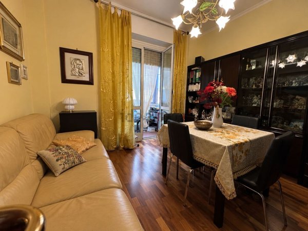 appartamento in vendita a Genova in zona Rivarolo