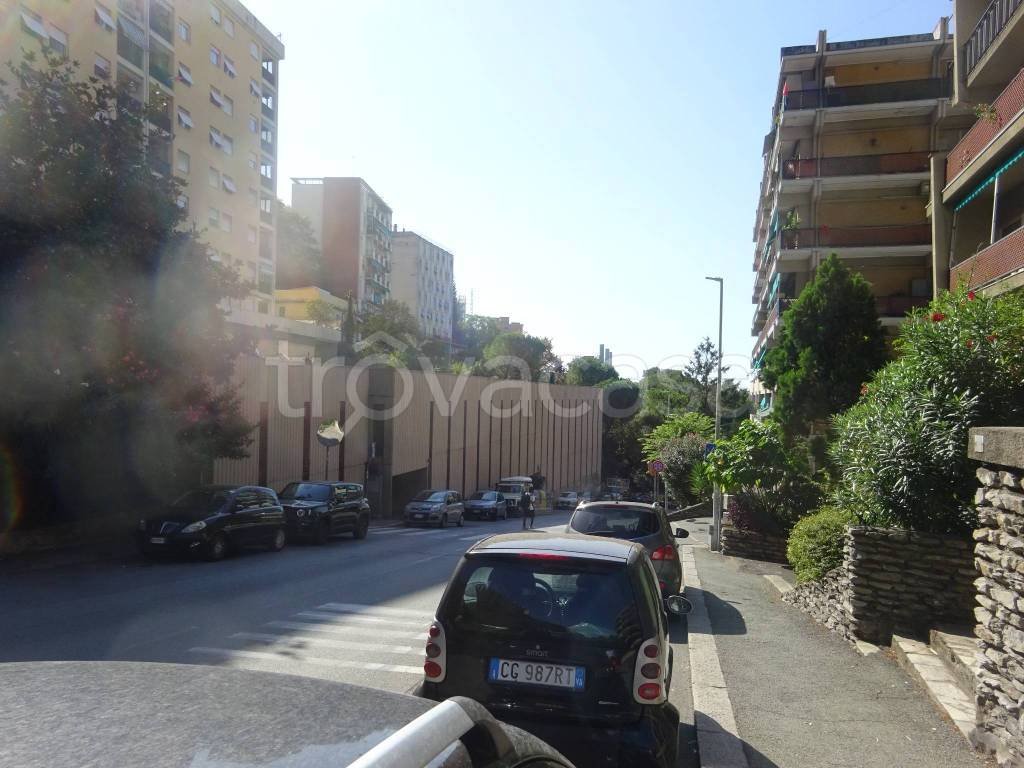 box auto in vendita a Genova in zona San Teodoro