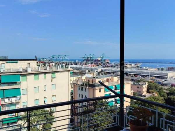 appartamento in vendita a Genova in zona Palmaro / Pra'