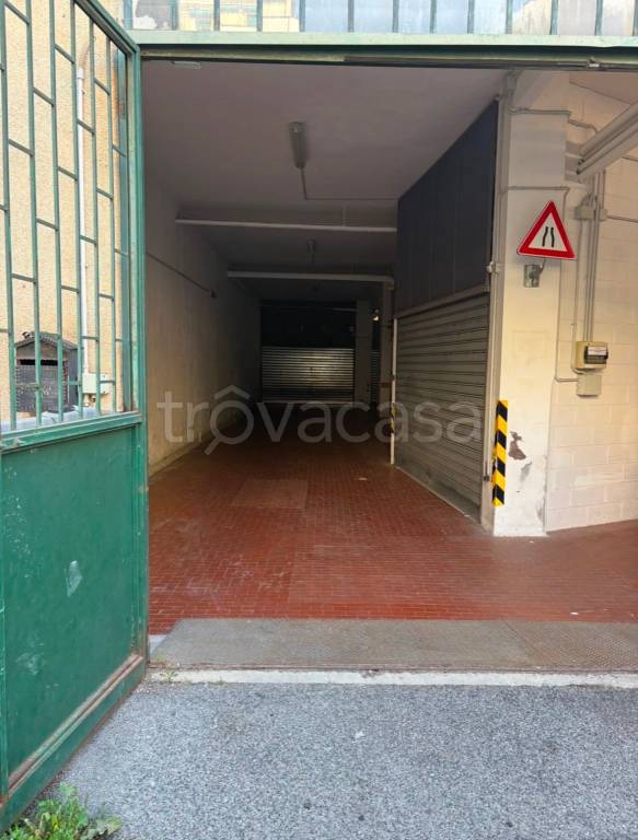 box auto in vendita a Genova in zona Albaro