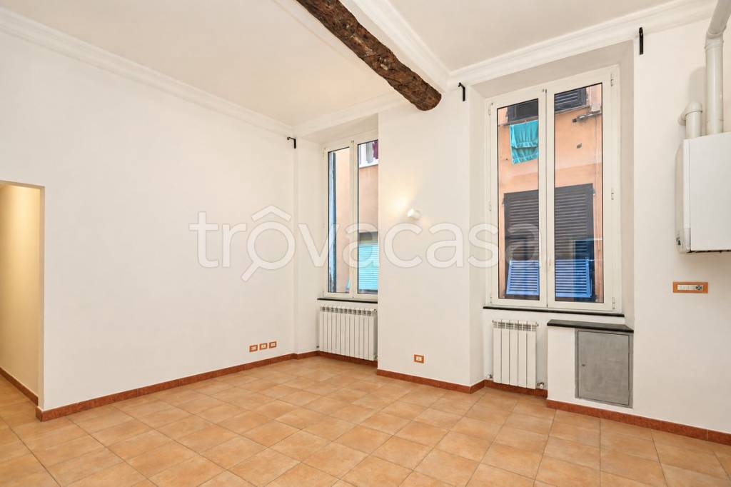 appartamento in vendita a Genova in zona Sottoripa / Maddalena / Molo