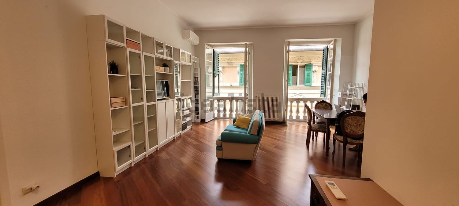 appartamento in vendita a Genova in zona Sottoripa / Maddalena / Molo