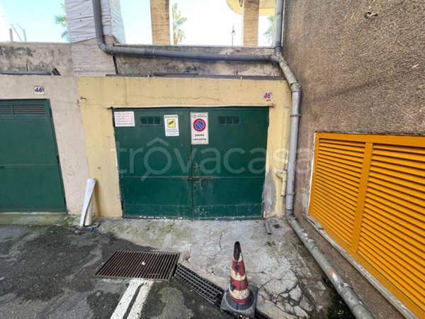 box auto in vendita a Genova in zona Pegli