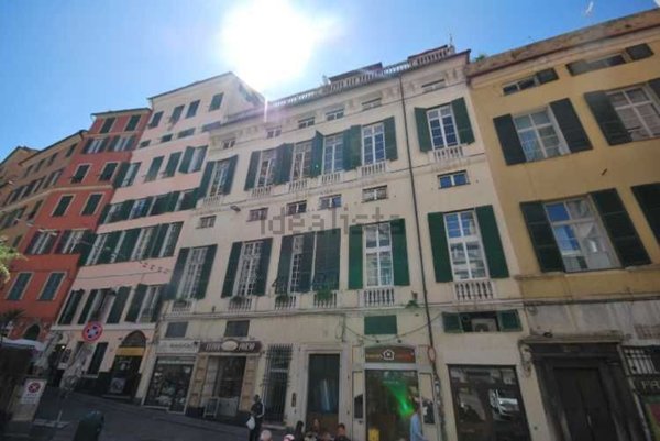 appartamento in vendita a Genova in zona Sottoripa / Maddalena / Molo