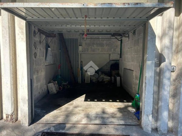 box auto in vendita a Genova in zona Pegli