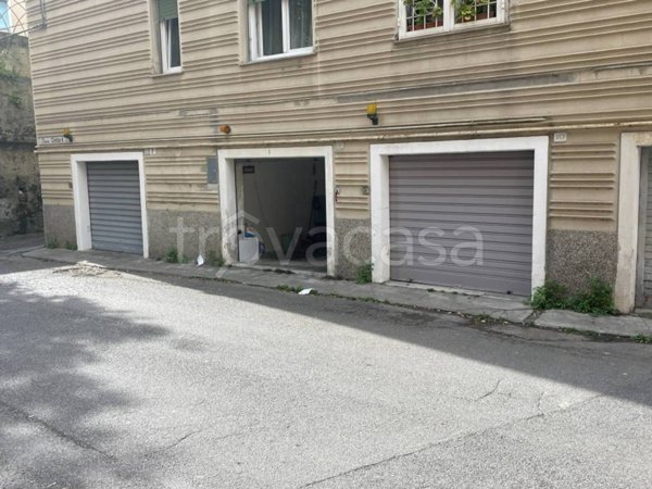 locale di sgombero in vendita a Genova in zona Pegli