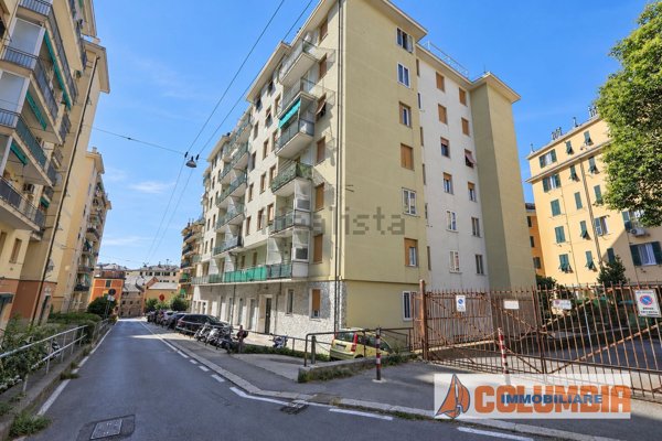 appartamento in vendita a Genova in zona Palmaro / Pra'