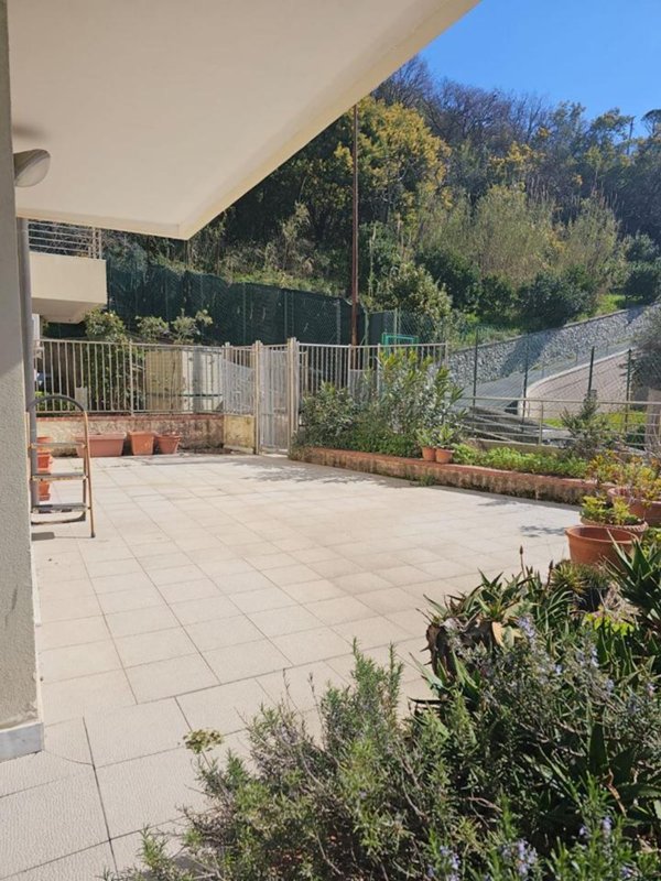 appartamento in vendita a Genova in zona Pegli