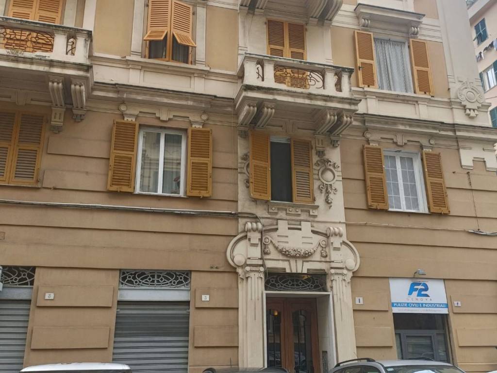 appartamento in vendita a Genova in zona Foce
