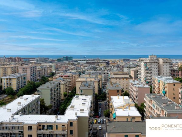 appartamento in vendita a Genova in zona Sestri Ponente