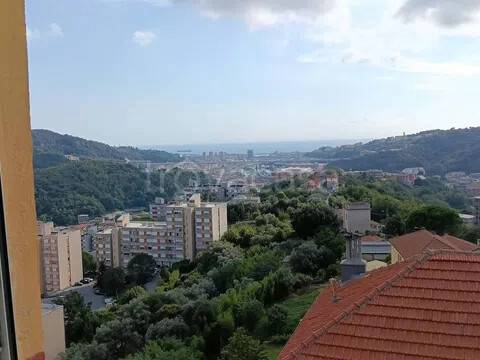 appartamento in vendita a Genova in zona Rivarolo