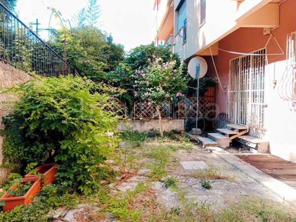 appartamento in vendita a Genova in zona Sestri Ponente