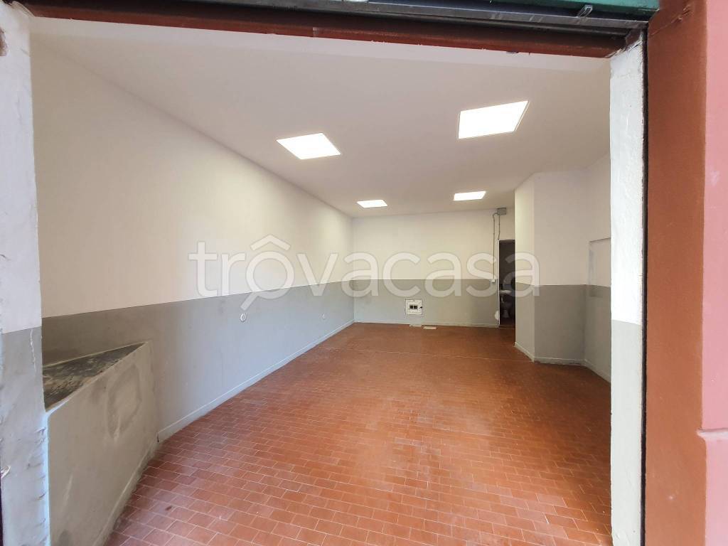 box auto in vendita a Genova in zona Sampierdarena