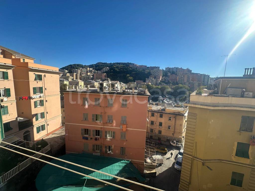 appartamento in vendita a Genova in zona Staglieno