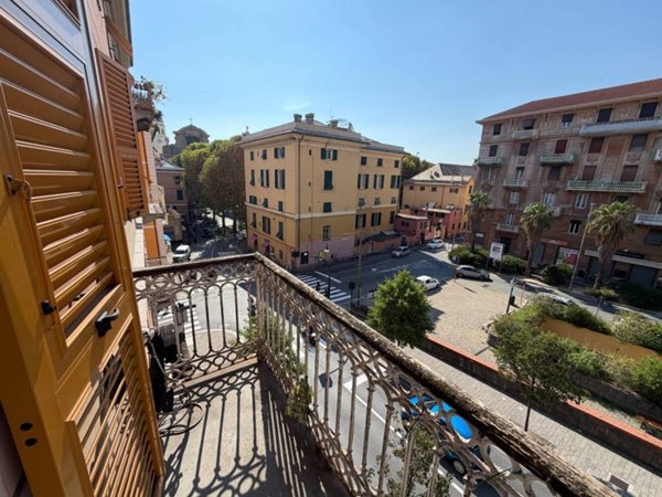 appartamento in vendita a Genova in zona Sestri Ponente