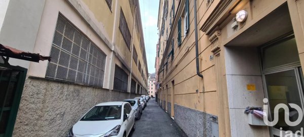 locale di sgombero in vendita a Genova in zona Sampierdarena