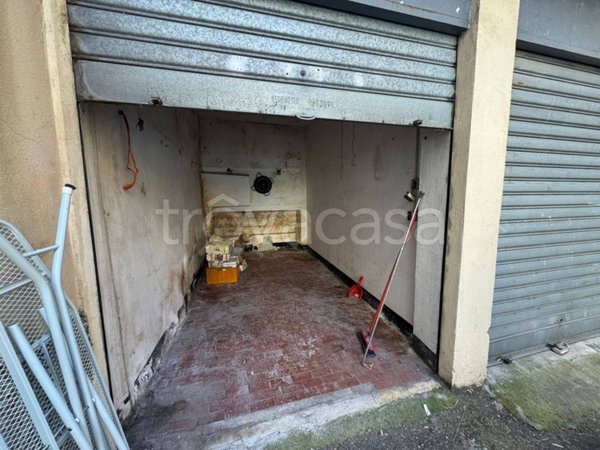 box auto in vendita a Genova in zona Sampierdarena