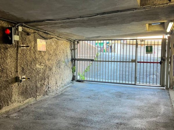 box auto in vendita a Genova in zona Sestri Ponente