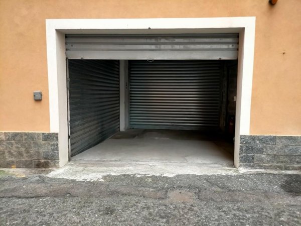 box auto in vendita a Genova in zona Marassi