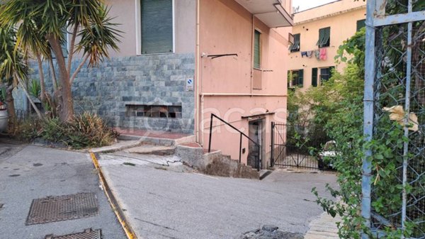 box auto in vendita a Genova in zona Sestri Ponente