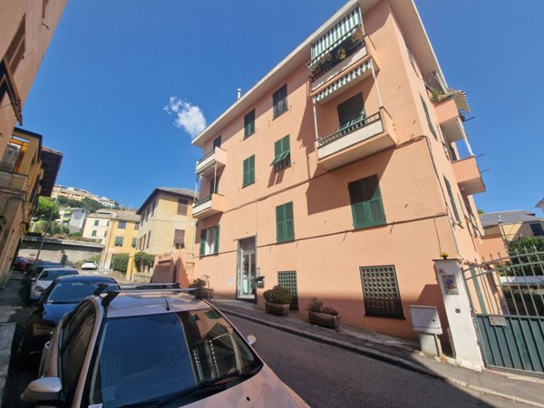 appartamento in vendita a Genova in zona Quarto dei Mille