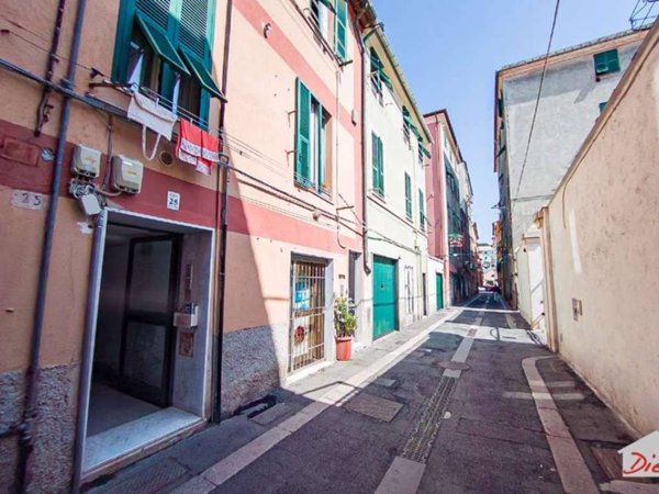 appartamento in vendita a Genova in zona Sestri Ponente