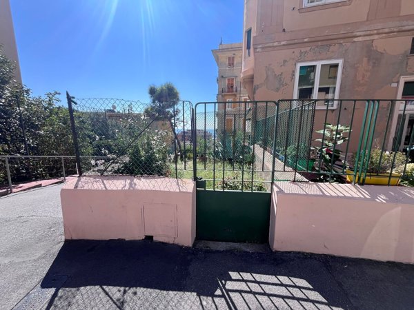 appartamento in vendita a Genova in zona Lagaccio / Granarolo