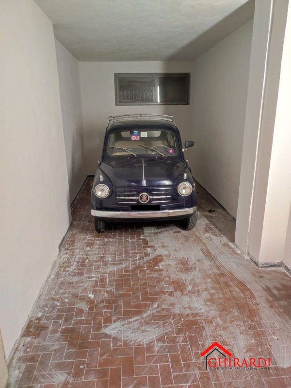 box auto in vendita a Genova in zona Sestri Ponente