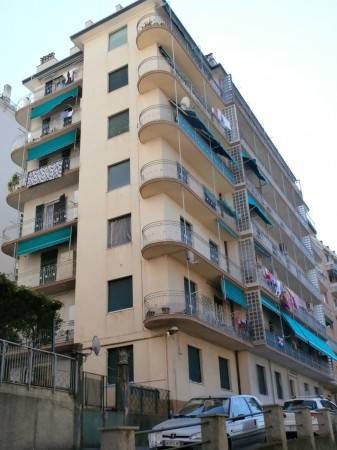 appartamento in vendita a Genova in zona Sestri Ponente