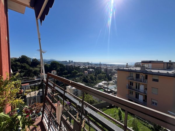 appartamento in vendita a Genova in zona Sestri Ponente