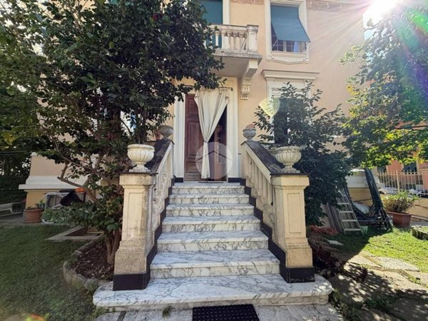 casa indipendente in vendita a Genova in zona Pegli