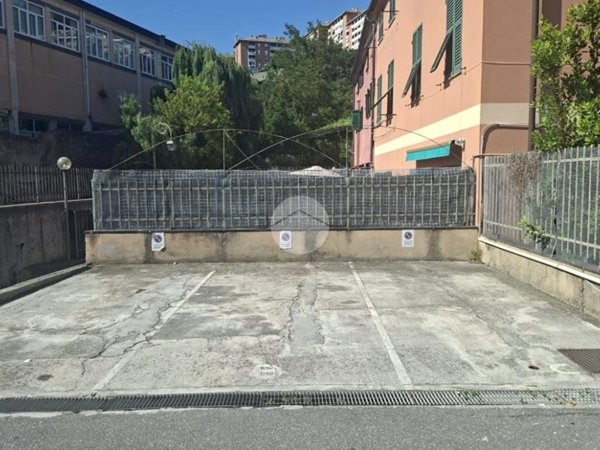 box auto in vendita a Genova in zona Palmaro / Pra'