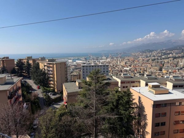 appartamento in vendita a Genova in zona Sestri Ponente