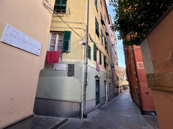 appartamento in vendita a Genova in zona Sottoripa / Maddalena / Molo