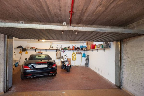 box auto in vendita a Genova in zona Castelletto